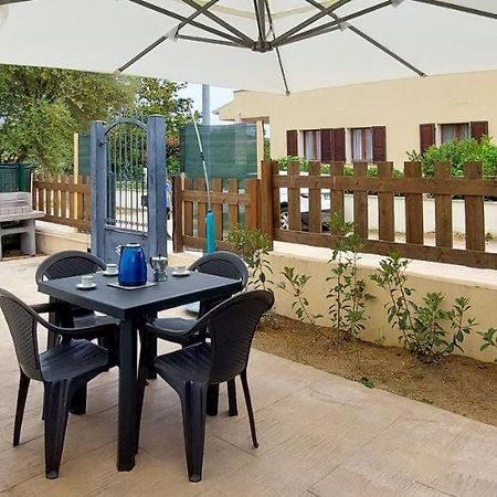 Appartamento bilocale 3 posti vicino al centro San Teodoro  Esterno foto